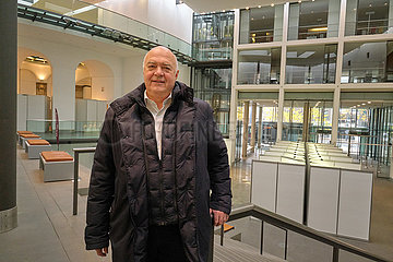 Deutschland  Bremen - Kurt Zech  Bremer Unternehmer  CEO der Zech Group SE  wieder beteiligt an der Einrichtung eines neuen Impfzentrums