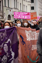 Gegen Gewalt an Frauen: Hunderte demonstrieren in München