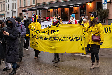 Gegen Gewalt an Frauen: Hunderte demonstrieren in München