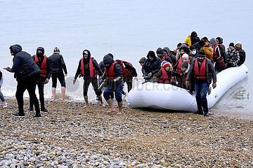 Großbritannische illegale Einwanderungsmigranten