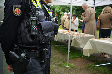 Deutschland  Bremen - Polizeischutz bei Veranstaltung der Juedischen Gemeinde im Lande Bremen