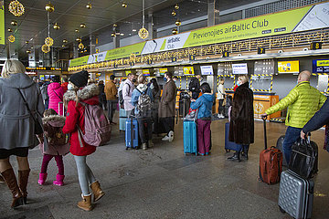 Lettland-Riga-Schneefall-Flughafen