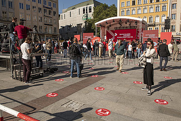 Abstandsregeln bei SPD-Wahlkundgebung  Muenchen  Marienplatz  18. September 2021