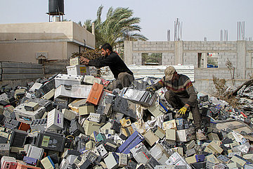 Midost-Gaza-Khan Younis-beschädigte Batterien