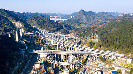 (Fokus) China-Guizhou-Bridges-Luftbild (CN)