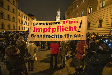 Querdenker-Demo  Ludwigstraße  München 15. Dezember 2021