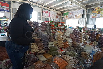 Sambia-Lusaka-Chinese-Run Company-Small-Scale Food Trader-Trading-Räume