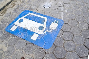 Parkbeschilderung für Elektrofahrzeuge