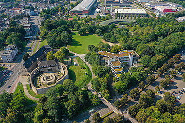 Schloss Broich  Parkanlage  MueGa  Muelheim an der Ruhr  Ruhrgebiet  Deutschland