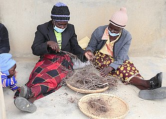 Simbabwe-Mashonaland East Province-Domboshava-Damen-Lebensunterhalt