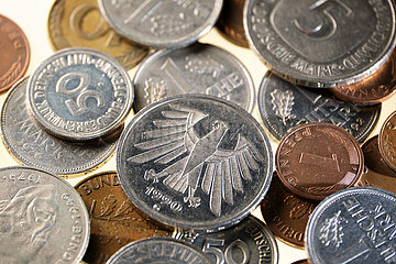 Deutschland  Bremen - 5-DM-Muenze und weitere Muenzen  auch Kleingeld