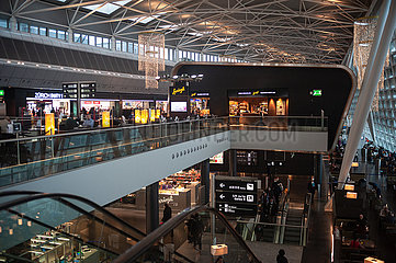 Zuerich  Schweiz  Blick in das Terminal des Airside Center am Flughafen Zuerich