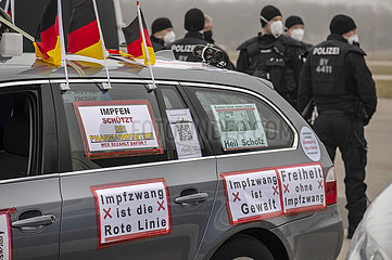 Auto Korso  Querdenker-Demo  Start auf der Theresienwiese  München 15. Januar 2022