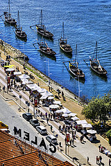 Portugal. Porto. Typische Transportboote von Porto namens Rabelos auf dem Douro  Diogo Liete Avenue in Gaia