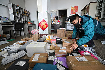 China-Shanxi-Wangfeng-Postmen-Vater und Sohn (CN)