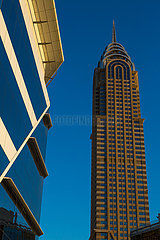 Vereinigte Arabische Emirate  Dubai  Schlie ° Marina Bezirk Die Al Kazim Twin Towers in Dubai Internet City District