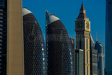 Vereinigte Arabische Emirat. DUBAI. Trade Center District. Damac Park Towers auf dem Linken und dem Al Yaqoub-Turm auf der Rechten Seite.