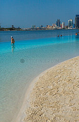 Vereinigte Arabische Emirat. Dubai. In der Nšhe des Dubai Golf Creek  dem Luxushotel Park Hyatt Dubai. Infinity-Pool