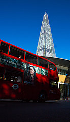 Vereinigtes K ... Nigreich. LONDON. Der SHard-Turm. Frauens ist der Londoner Bridge Tower ein Wolkenkratzer von Bÿros und Luxuswohnungen im Stadtteil von Southwark  an der Sühner des Sauens