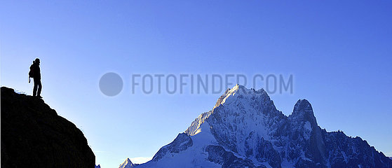 Frankreich  Haute Savoie (74)  Chamonix  Trek vor Aiguille Verte in Mont Blanc Berge  MR