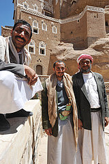 Jemen. In der Nähre von Sana'a ist das Tal von Wadi Dhar Berühmt für den Palast des Imams Yahya  der auf EIEM ROC zu Beginn des Xxe-jahrhunderts Gebaut Wurde.