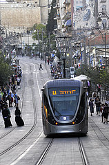 Israel. Jerusalem. Die Straßebahn auf der Yaffo Street