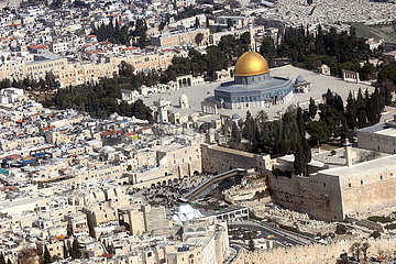 Eine Luftaufnahme Zeigert den Tempelhalterung und die Westernmauer der Heiligsten Stätte für Juden  und die Al-Aqsa-Moschee mit der Dome des Felsen  der Dritthöchsten Stätte der Muslime in East Jerusalems der Altstadt  21. Januar 2008.