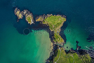 Vereinigtes Königreich  Nordirland  Ballycastle  Luftbild der Carrick-A-Rede-Seilbrücke  Liane über Dem Ozean