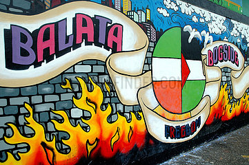 Nordirland. Ulster. Derry-Londonderry. Wandbild in der Hommage An einem Das Palästinensische Flüchtlingslager von Balata in der Westbank  Dessen Kampf von Irischen Katholiken des Bogside District Unterstützt Wurde.