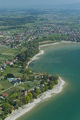 Deutschland  Bayern  West von Wasserburg Dorf  Bodensee See  Angelhen von Einem Luftschiff AngeseHene Zeppelin NT (Luftbild)