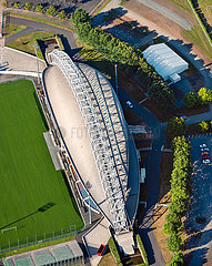 FRANKREICH. Puy-de-Dome (63) Clermont-Ferrand. Luftbild eines Fußballstadions
