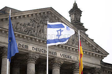 Deutschlandfahne Reichstag