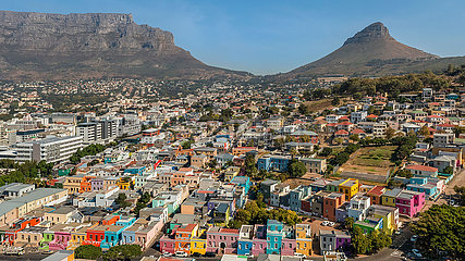 SÜDRAFRIKA. Kapstadt. Luftbild des Malaiischen Bezirks von Bo-Kaap und Weber Bunten Häuser