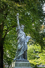 Frankreich. Paris (75) (TH Distrikt) Luxemburg -Garten. Die Freiheitsstatue erleuchtet die Welt. Replik des Bronzemodells  das Auguste Bartholdi  sein Schöpfer  dem Luxemburg Museum angeboten hatte