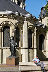Frankreich. Paris (75) (3. Bezirk). Im Museum of Arts and Crafts  Rue Rér © Aumur  eine kleine Reproduktion der Freiheitsstatue (von Bartholdi) auf dem Vorplatz am Eingang zum Museum
