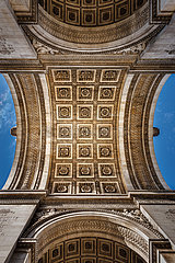 Frankreich  Paris  75008 (8. Arrondissement). Architektures Detail der Kassettendecke des Triumph-Bogens  der den neoklassischen Stil zeigt