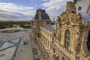 FRANKREICH. Paris (75) Louvre Museum (Luftansicht)