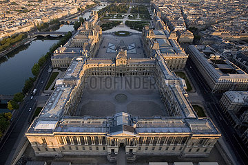 FRANKREICH. Paris (75) Louvre Museum (Luftansicht)