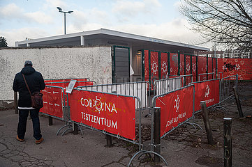 Berlin  Deutschland  Corona -Testzentrum fuer kostenlosen Covid-Schnelltest unweit des Mauerparks