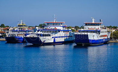 Faehren nach Thassos  Hafen von Keramoti  Griechenland