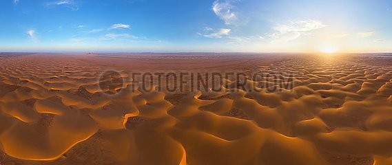 Südsahara. Luftbild von Tschad. Meer der Dünen.