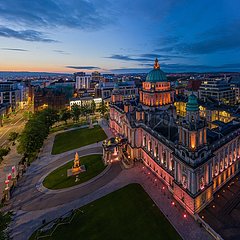 Vereinigtes Königreich  Nordirland. Luftbild von Belfast-Rathaus von oben