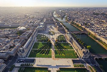 Frankreich. Paris (75) Luftansicht der Tuileries Gardens (Pyramide und Louvre Museum im Hintergrund)