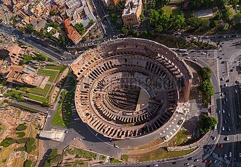 ITALIEN. Latium. ROM. Luftbild des Kolosseums