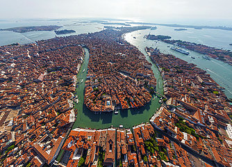 ITALIEN. Panorama von Venedig  über dem Hauptkanal (Luftbild)
