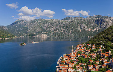 Luftbild des Perast  Kotor Bay  Montenegro