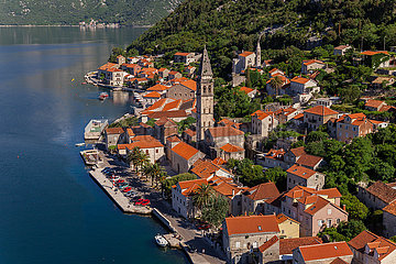 Luftbild des Perast  Kotor Bay  Montenegro
