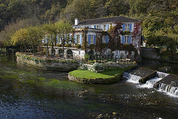 Frankreich. Dordogne (24) Region Brantome. Haus am Fluss
