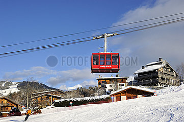 Frankreich  Haute-Savoie (74) MEGEVE-Skigebiet  Rochebrune-Skigebiet  neue Kabine der Seilbahn im Winter in Betrieb genommen 2021-2022