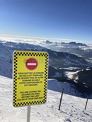 Frankreich  Haute-Savoie (74) der AUS-PISTE-Bereich des Mont-Joly. Skigebiet von Megéeve  Saint-Gervais-Mont-Blanc  Saint-Nicolas-de-Verloce. Domänenabgrenzungspanel